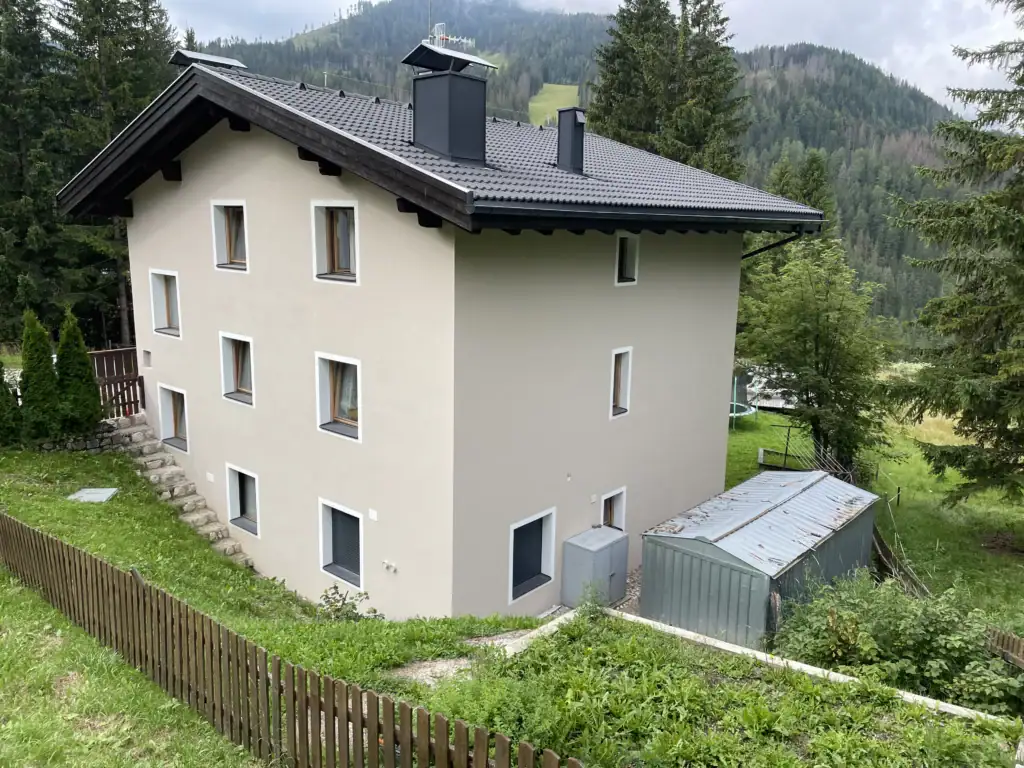 Riqualificazione energetica di casa alpina a Badia con involucro isolato e gestione integrata di contributi pubblici e bonus – Architetto Specchio, Bolzano